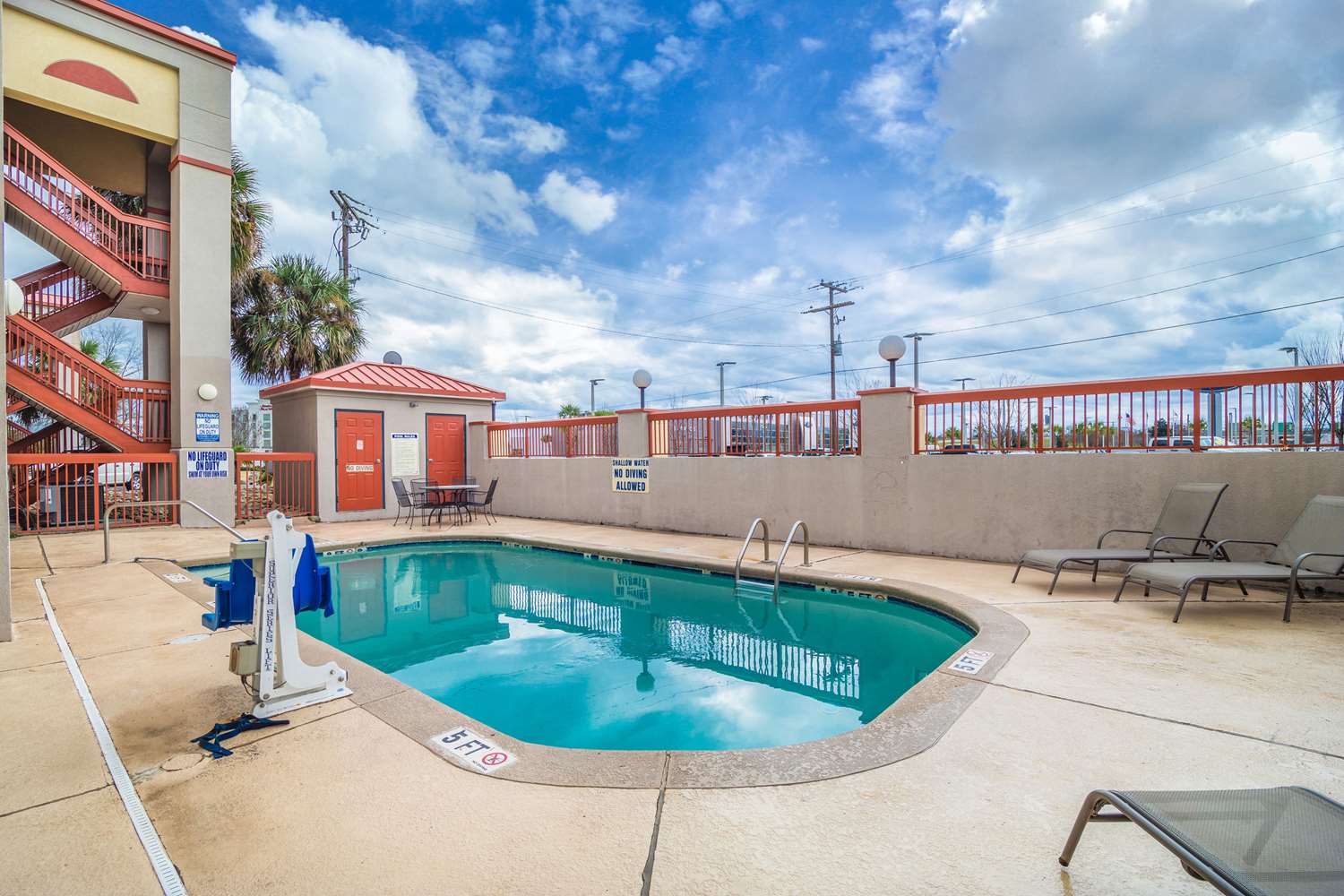 Quality Inn and Suites Ft Jackson Maingate 35/35