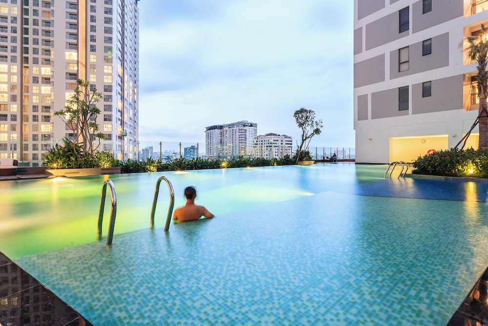 Spacious Saigon 44/50