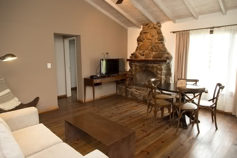 Hosteria de la Cascada 58/72