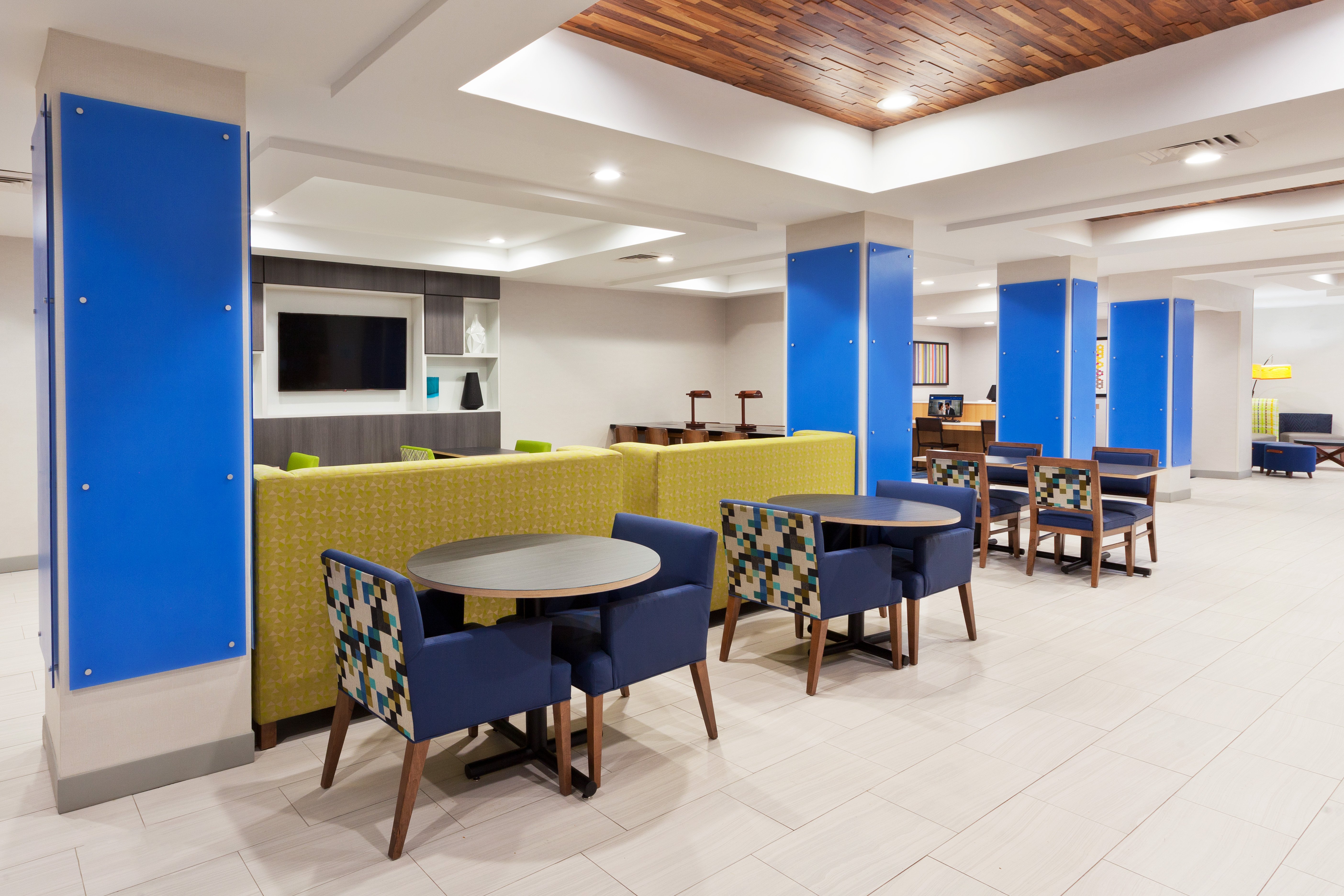 Holiday Inn Express Hotel and Suites Dothan North 24/29