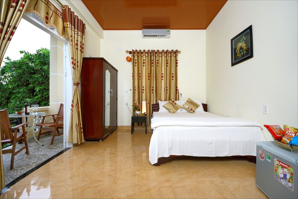 Strawberry Garden Homestay 8/24