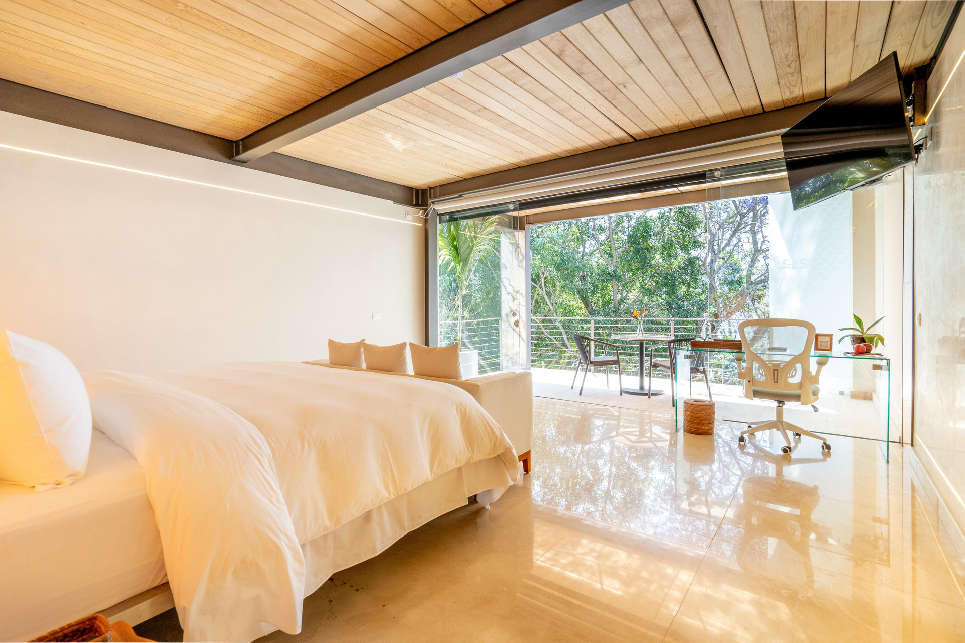 Suite, Double Bed, Lake View