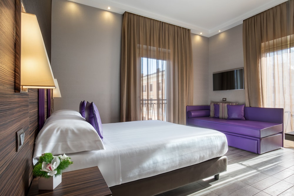 The Republic Hotel 20/59