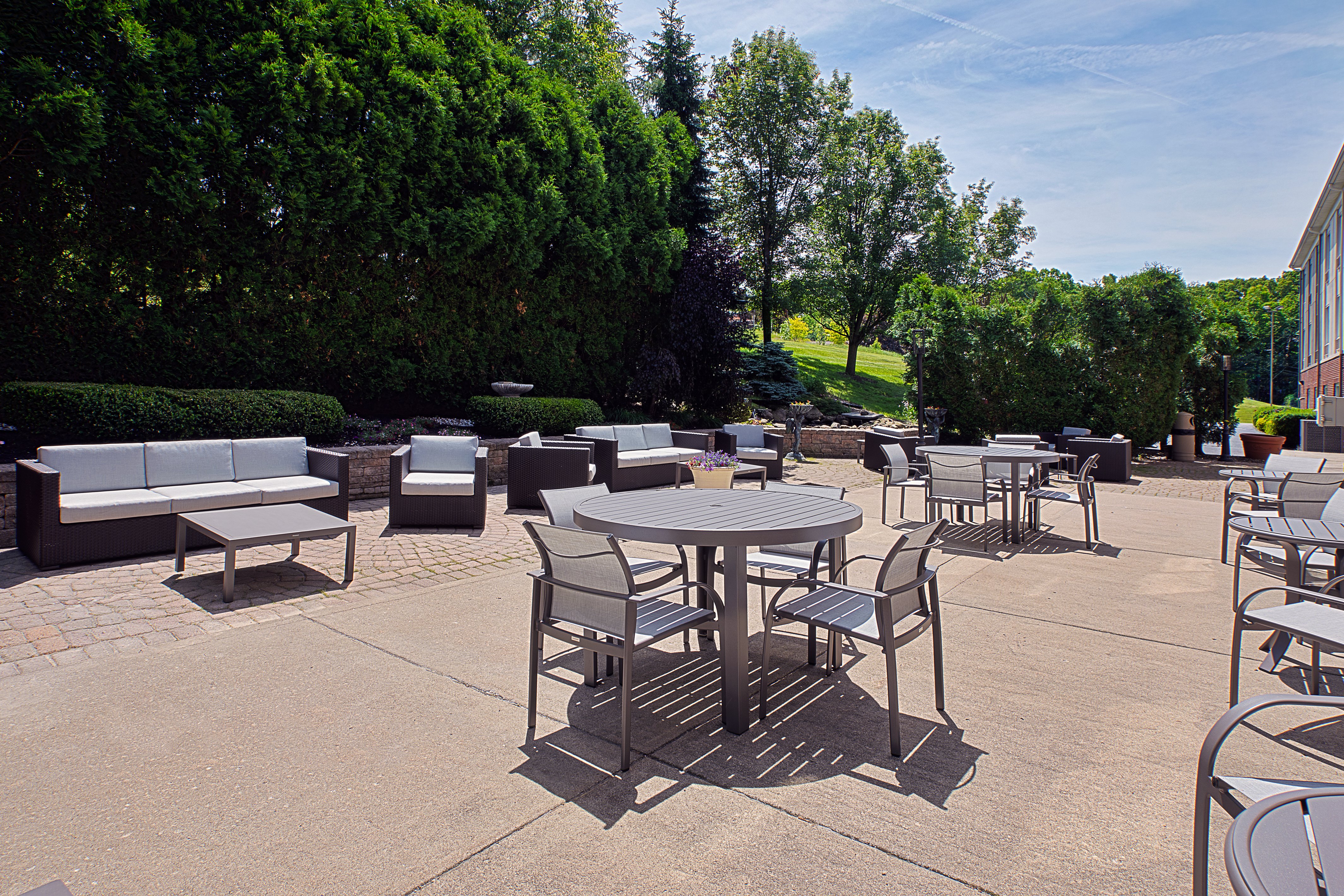 Holiday Inn Express Hotel Suites Youngstown N Warren Niles 55/79