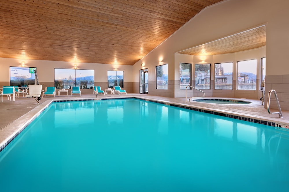 swimming pool spa