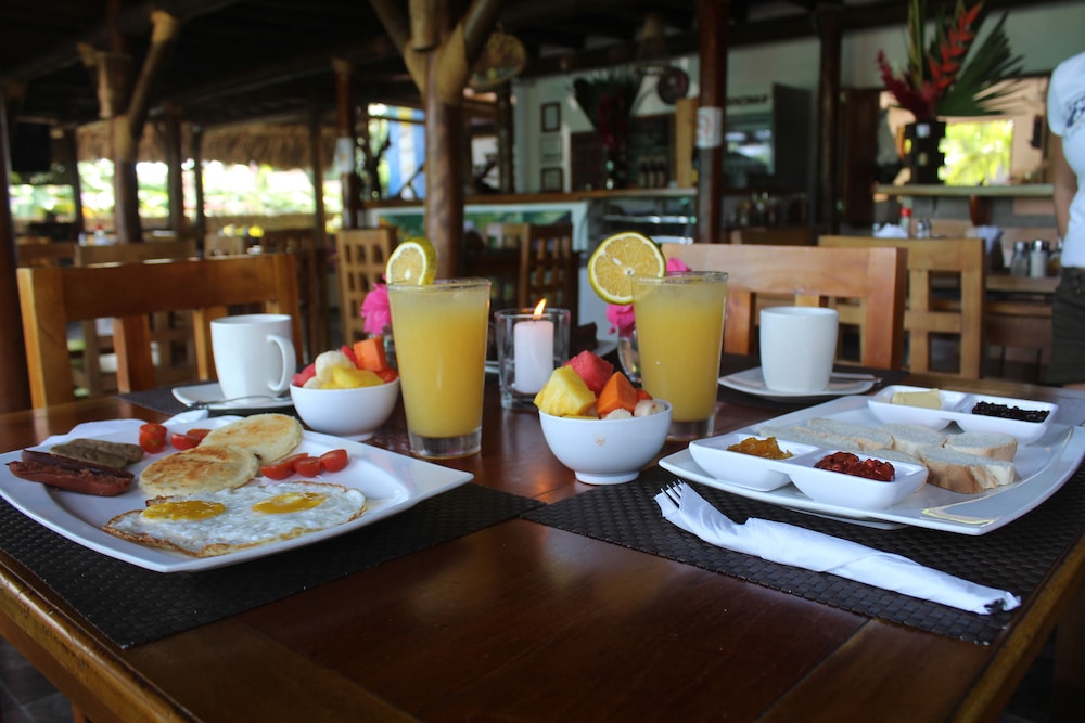Primaluna Beach Hostel 30/50