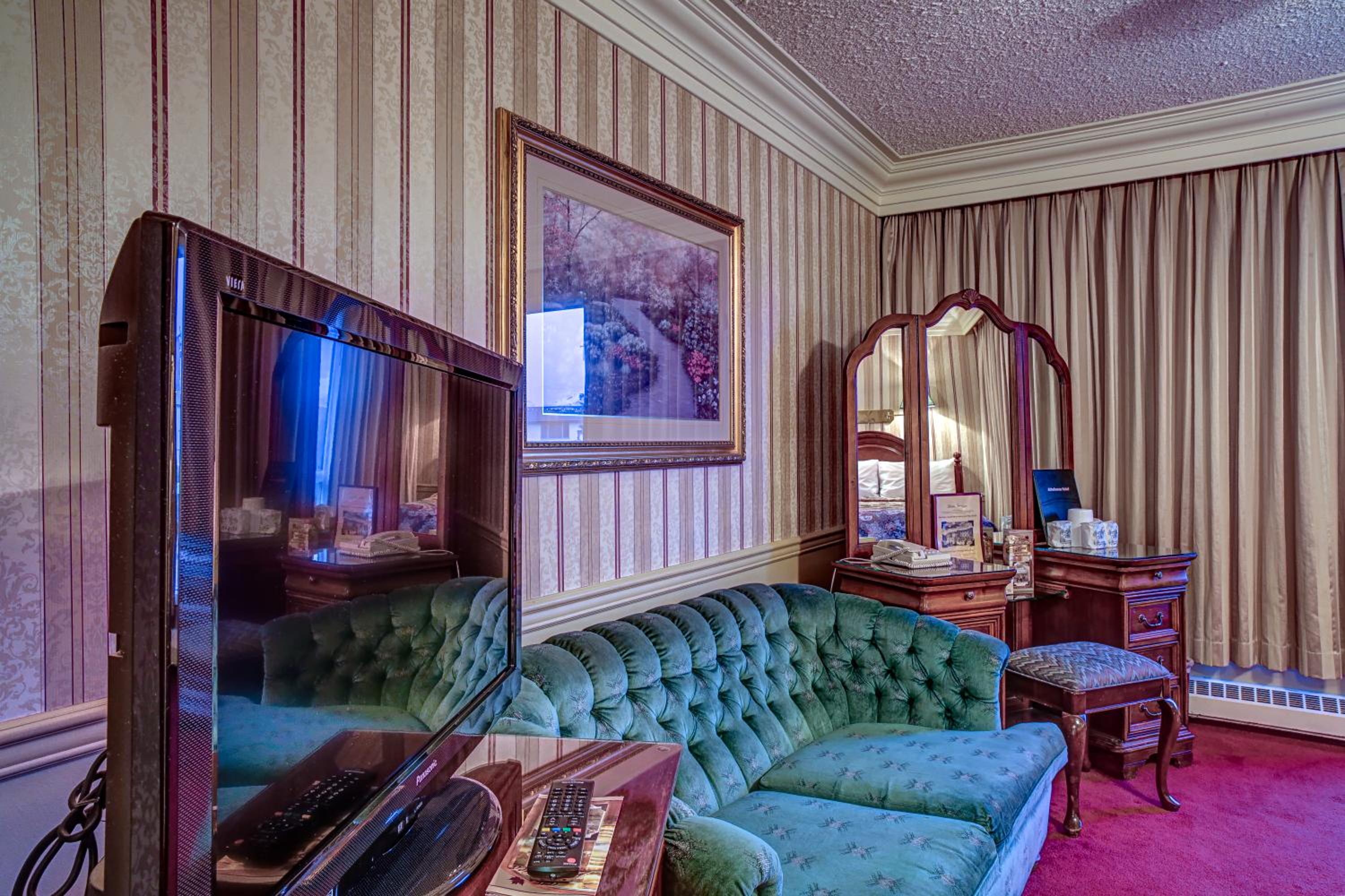 Athabasca Hotel 33/50