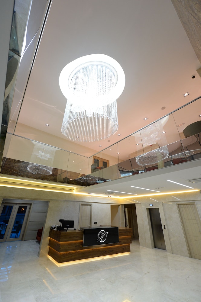 Hotel Hedonic 4/50