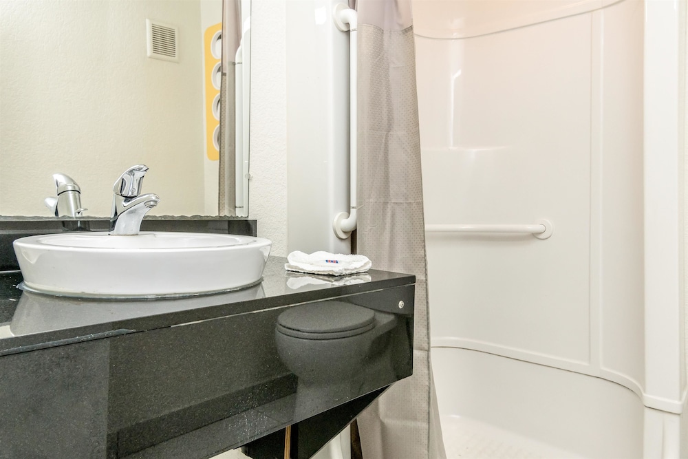 Motel6 Fort Worth, TX - North 24/33