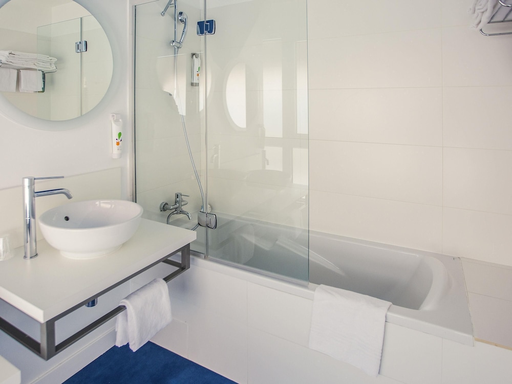 ibis Styles Toulon Centre Port 46/48