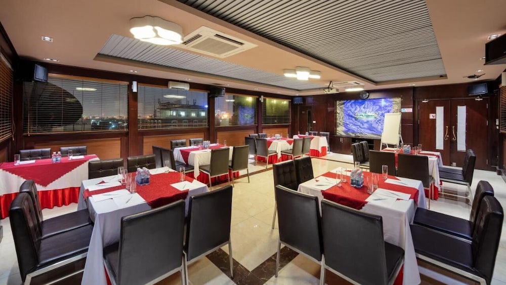 Skylark Boutique Hotel 49/50