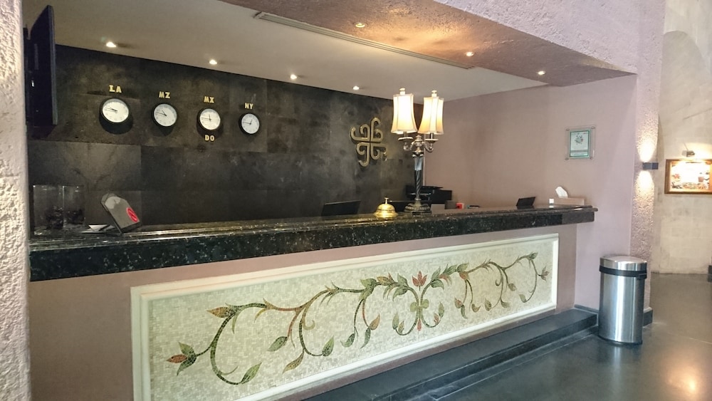 Hotel Gobernador 7/49