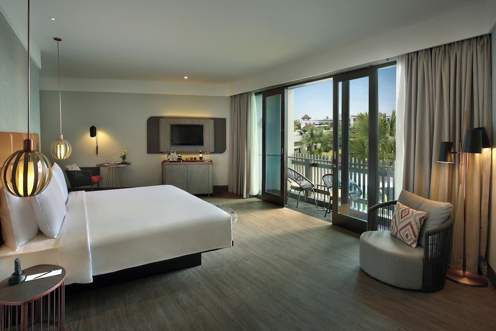 DELUXE, EXECUTIVE, KING BED, GARDEN VIEW