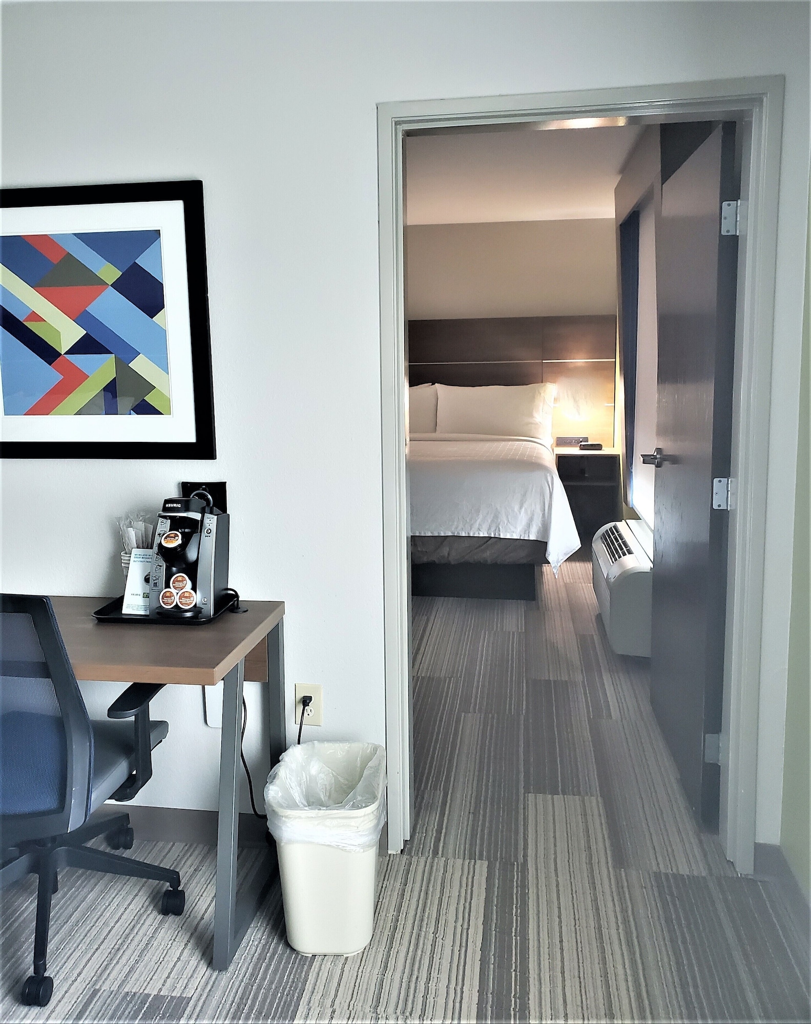 جناح بسرير كينج وسريرين كوين بغرفة نوم واحدة، Holiday Inn Express Hotel Suites San Antonio West Seaworld Area 4/6