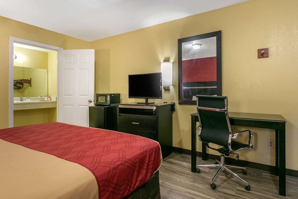Econo Lodge Jonesboro 23/25