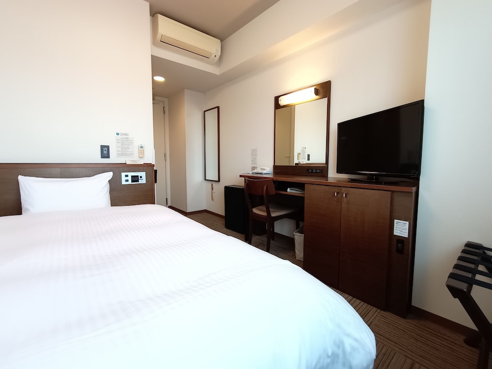 ROOM, SINGLE, SMOKING