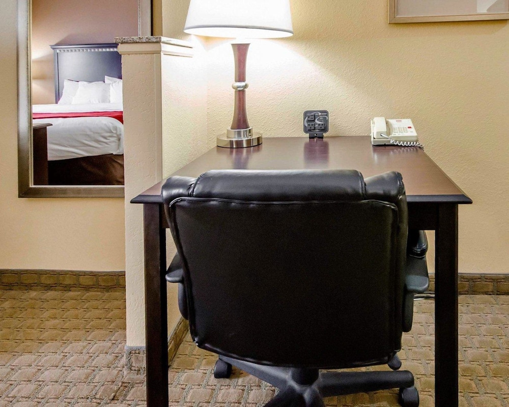 Comfort Suites Louisville East 38/38