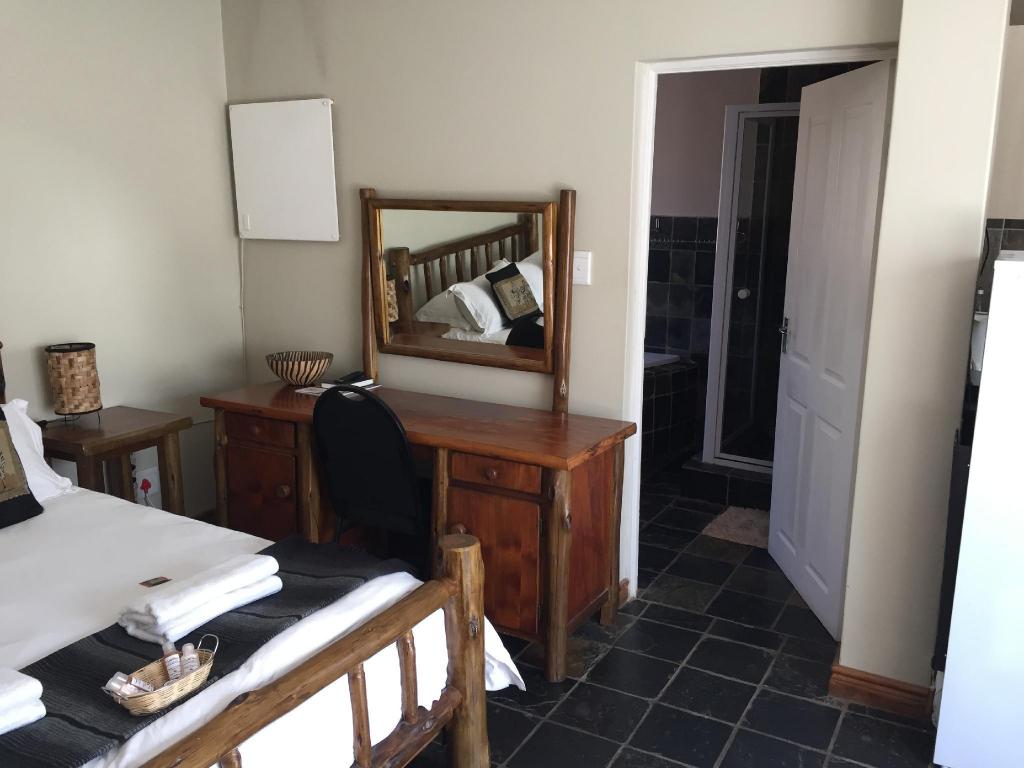 Travellers Nest Guesthouse 91/93