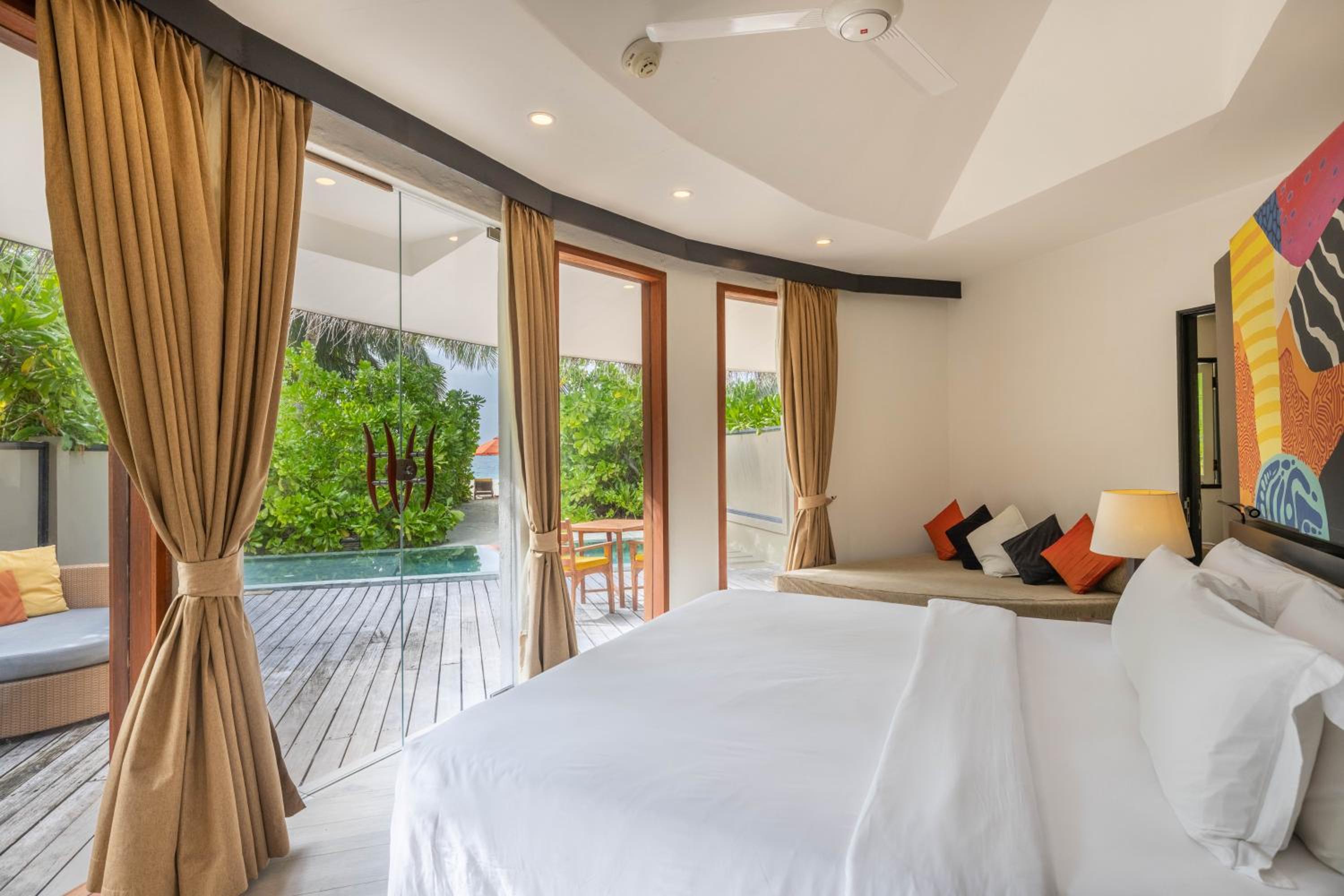 Beachfront Infinity Pool Villa