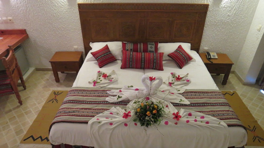 Lella Baya And Thalasso 21/71