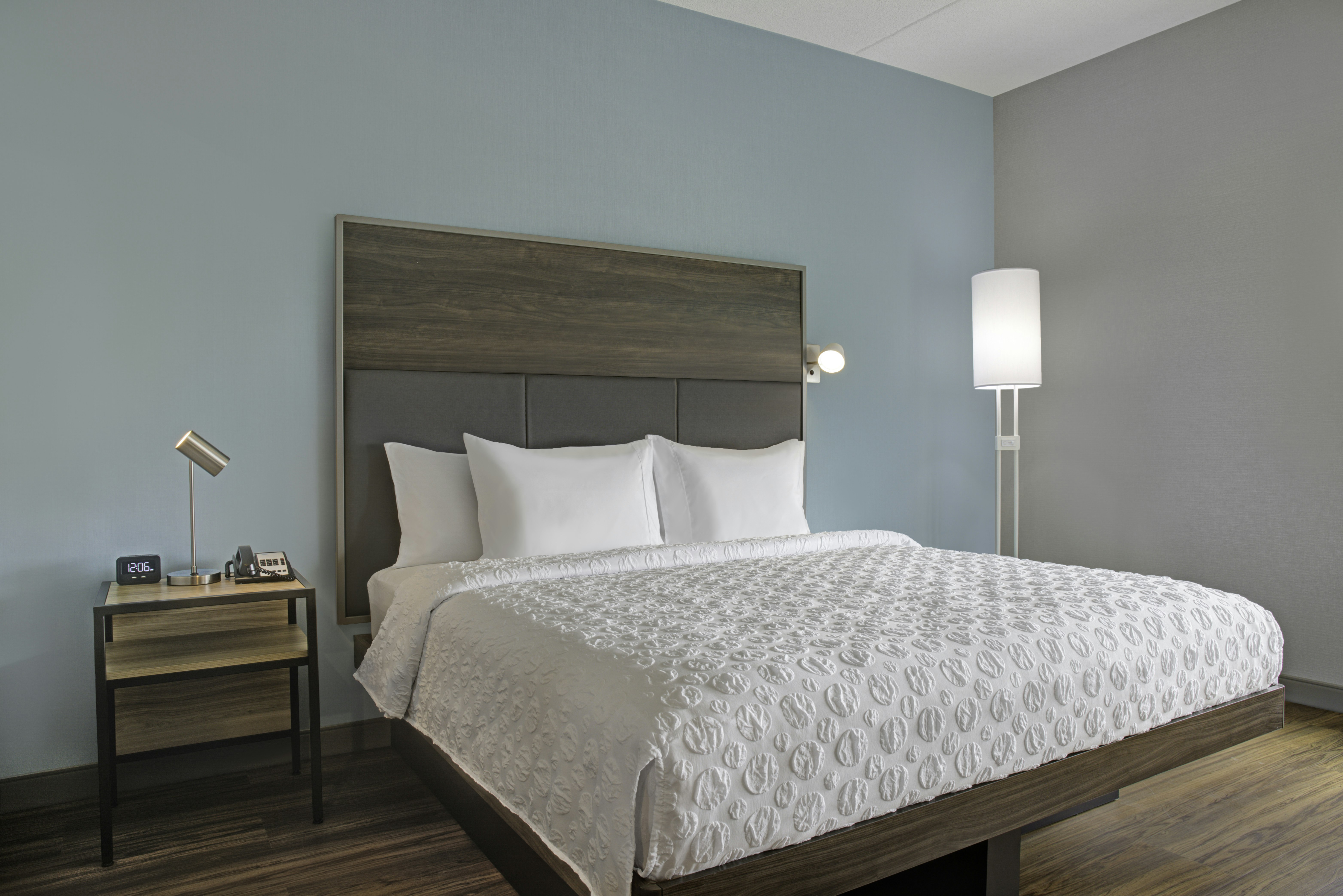 ROOM, KING BED, ACCESSIBLE
