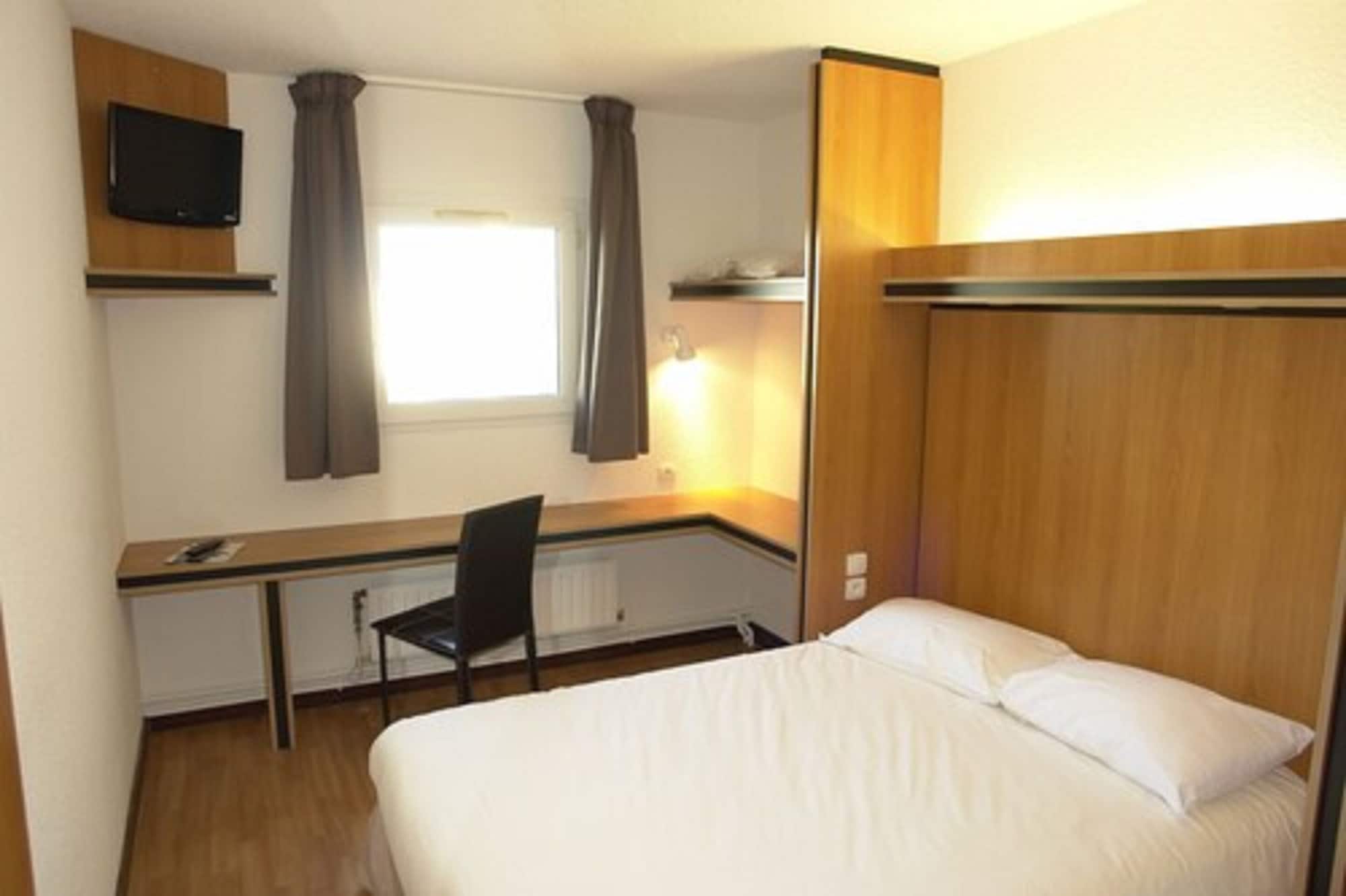 غرفة قياسية بسرير مزدوج، Hotel La Bonne Etape 2/5