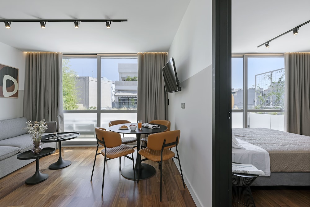 The Athenians Art Apartments 10/50