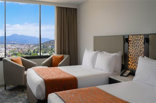 Room, King Bed, City Side