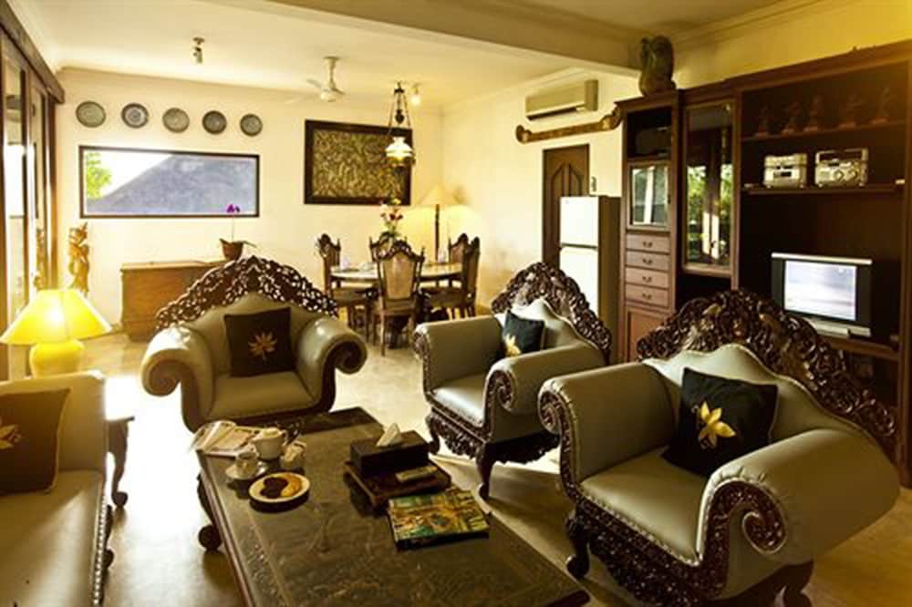PALM GARDEN HOTEL 23/33