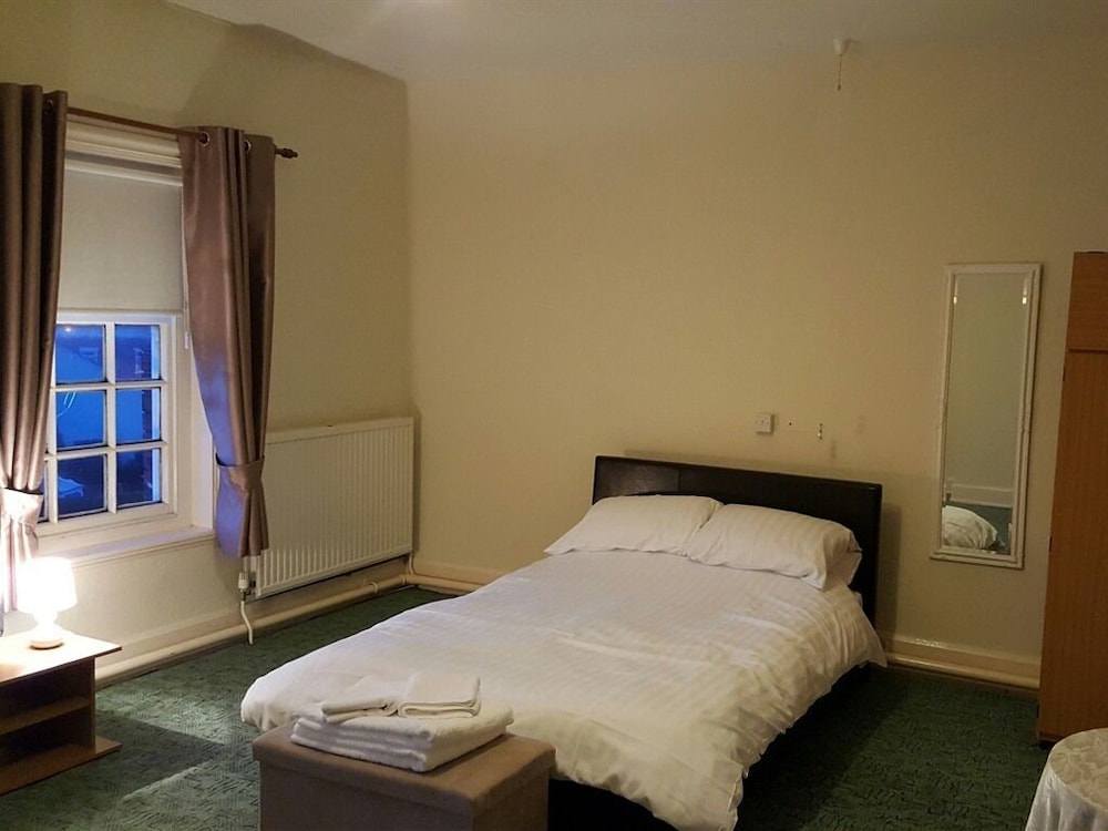 Station Hotel 13/56