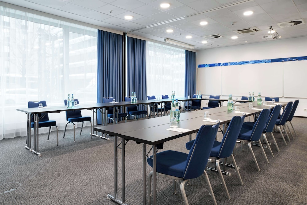 Park Inn By Radisson Frankfurt Airport 44/50