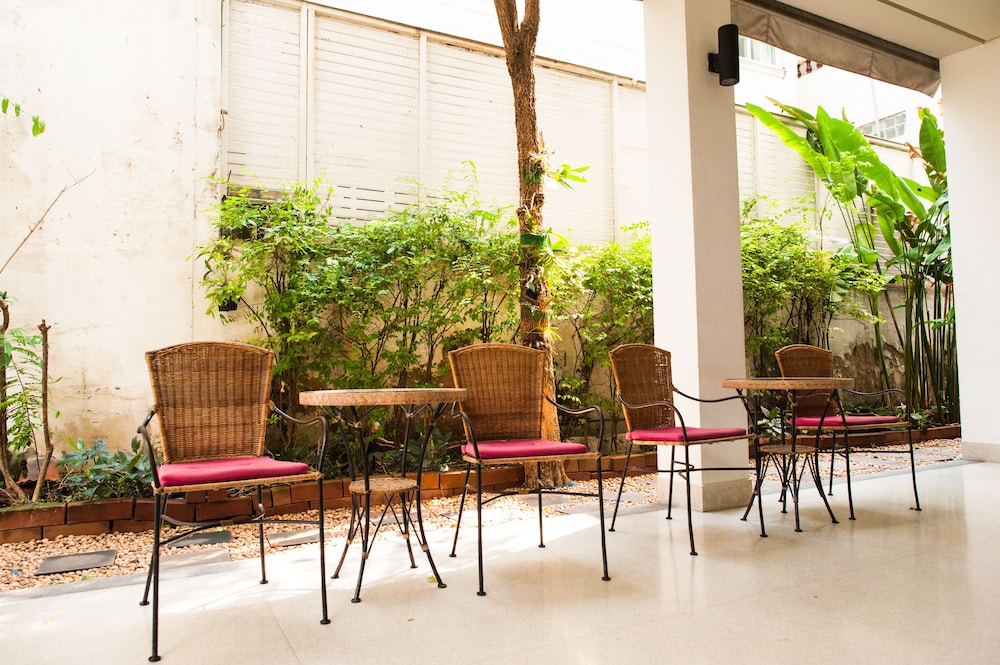 BAAN SILOM SOI 3 37/51