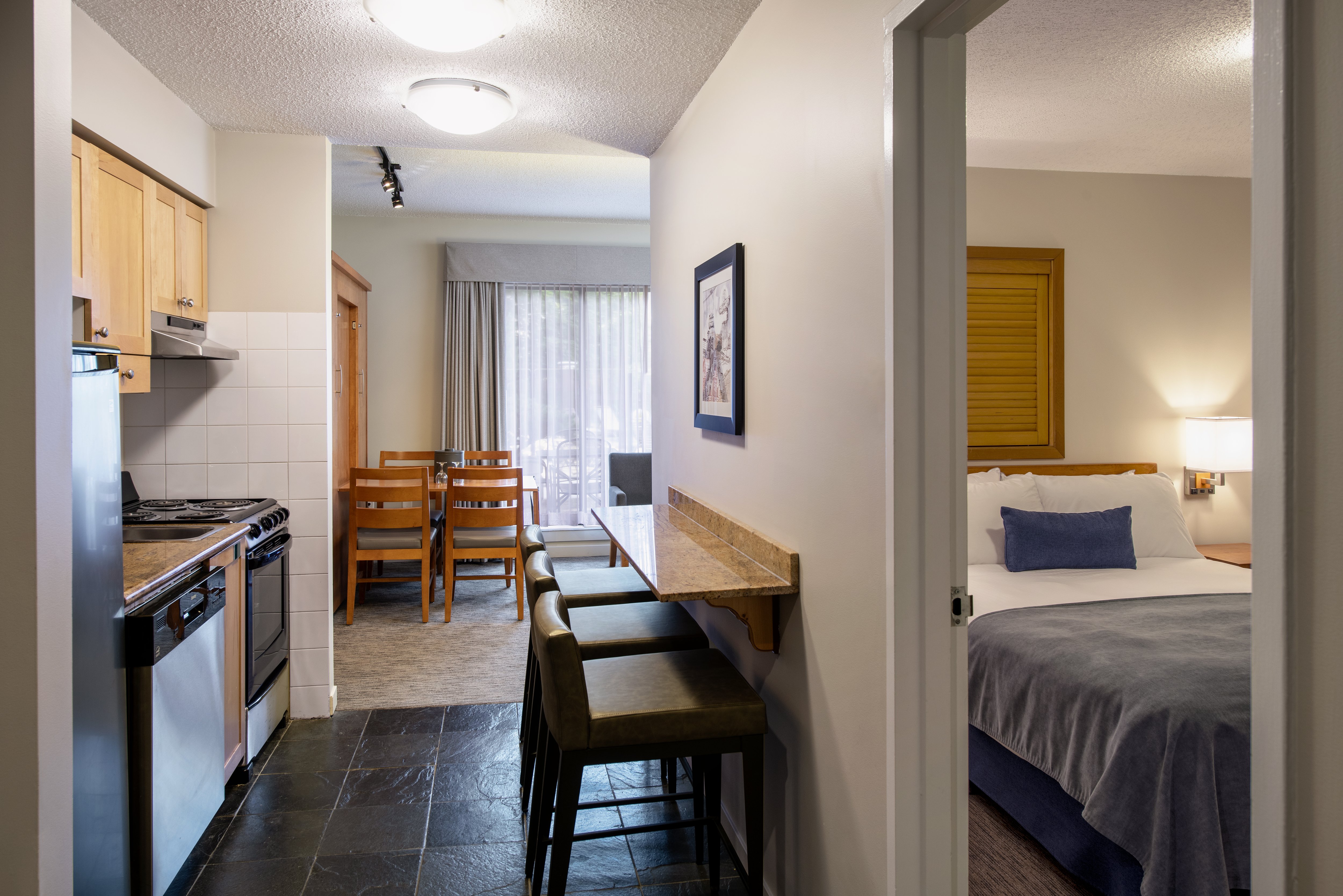 Whistler Village Inn Suites 16/73