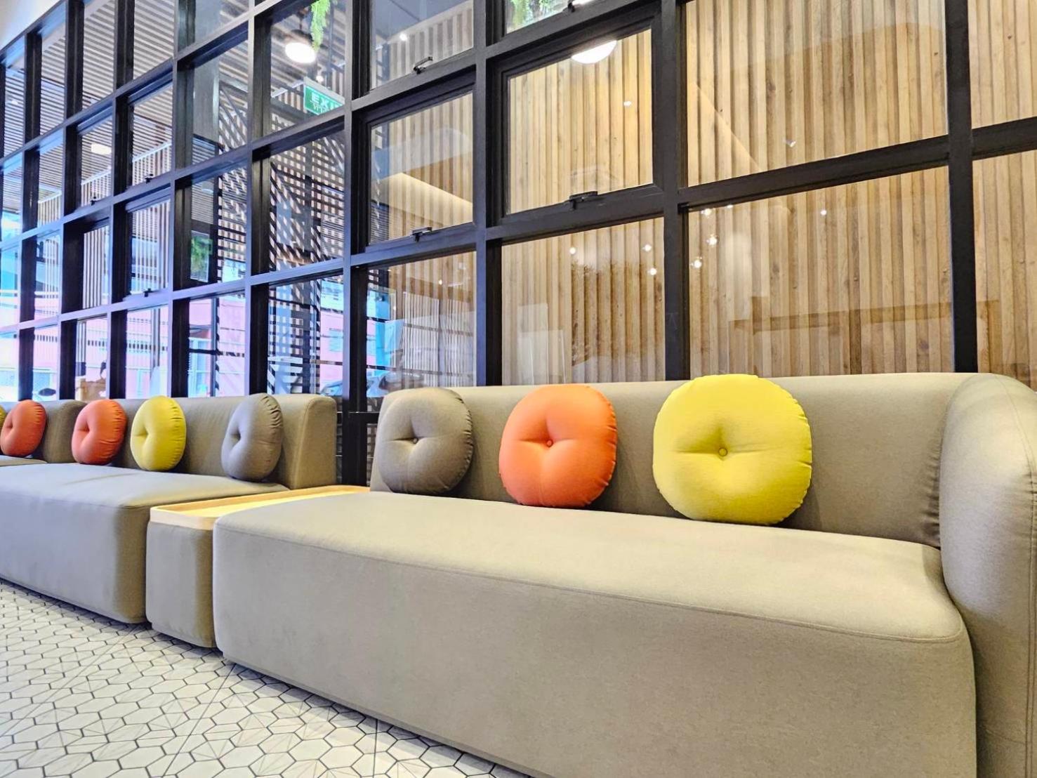 14 Sathorn Hotel 36/42