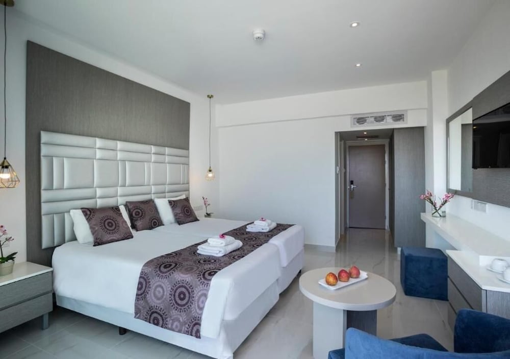 Tsokkos Beach Hotel 26/64