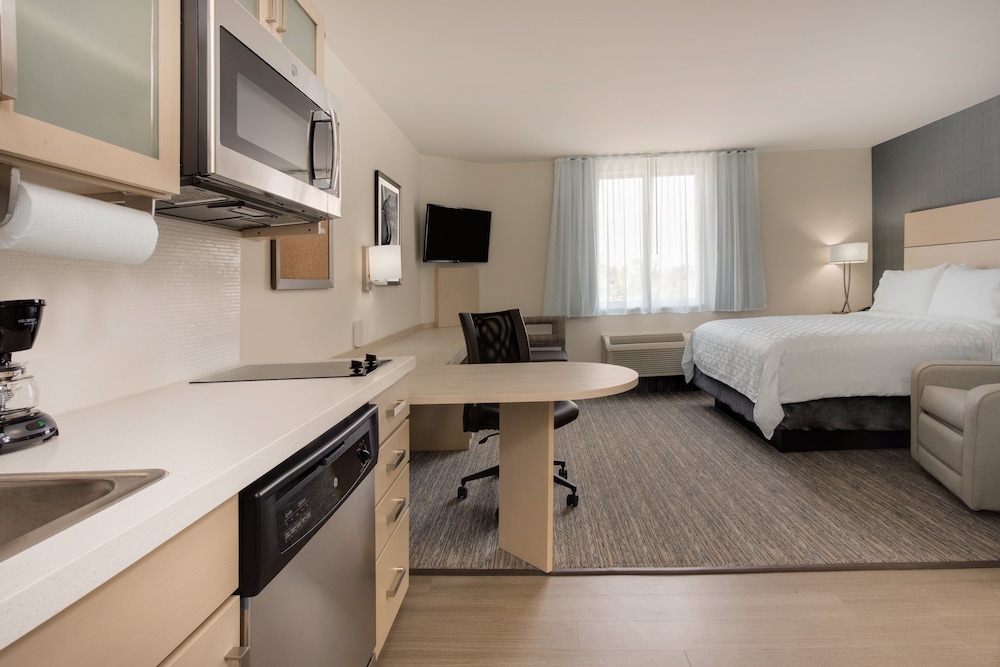 CANDLEWOOD SUITES MIAMI INTL AIRPORT - 36TH ST 16/59