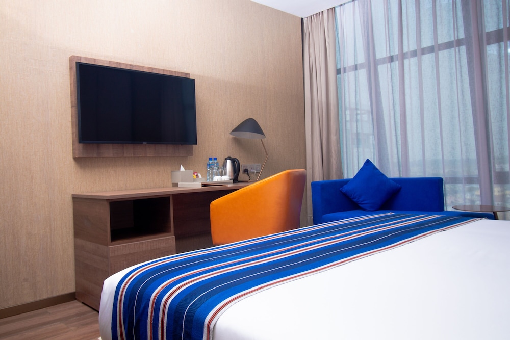 Golden Hotel & Suites 20/50