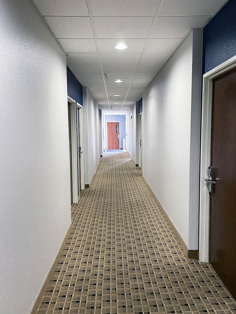 Microtel Inn & Suites By Wyndham Michigan City 2/34