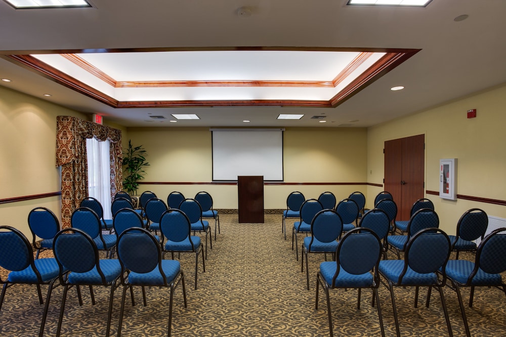 Holiday Inn Express Hotel & Suites Sebring 58/73