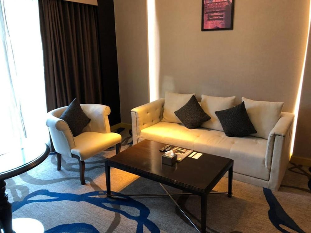 Pride Plaza Hotel, Aerocity, New Delhi 28/48