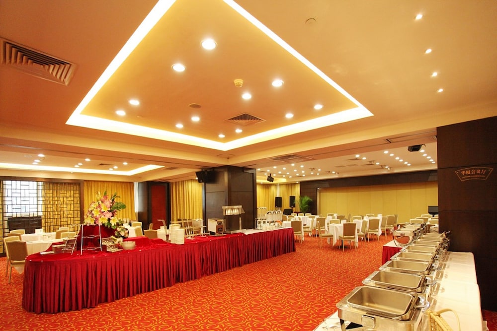 Landmark International Hotel 35/49