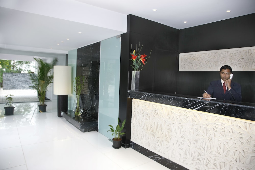AR Suites Fontana Bay 4/39