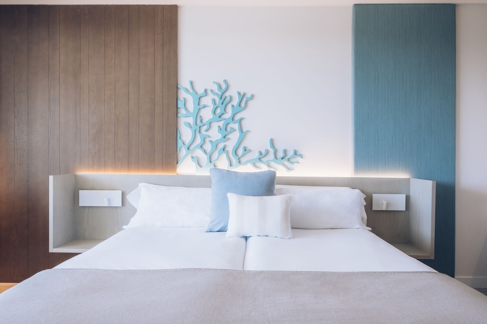 ROOM, DOUBLE BED, BALCONY