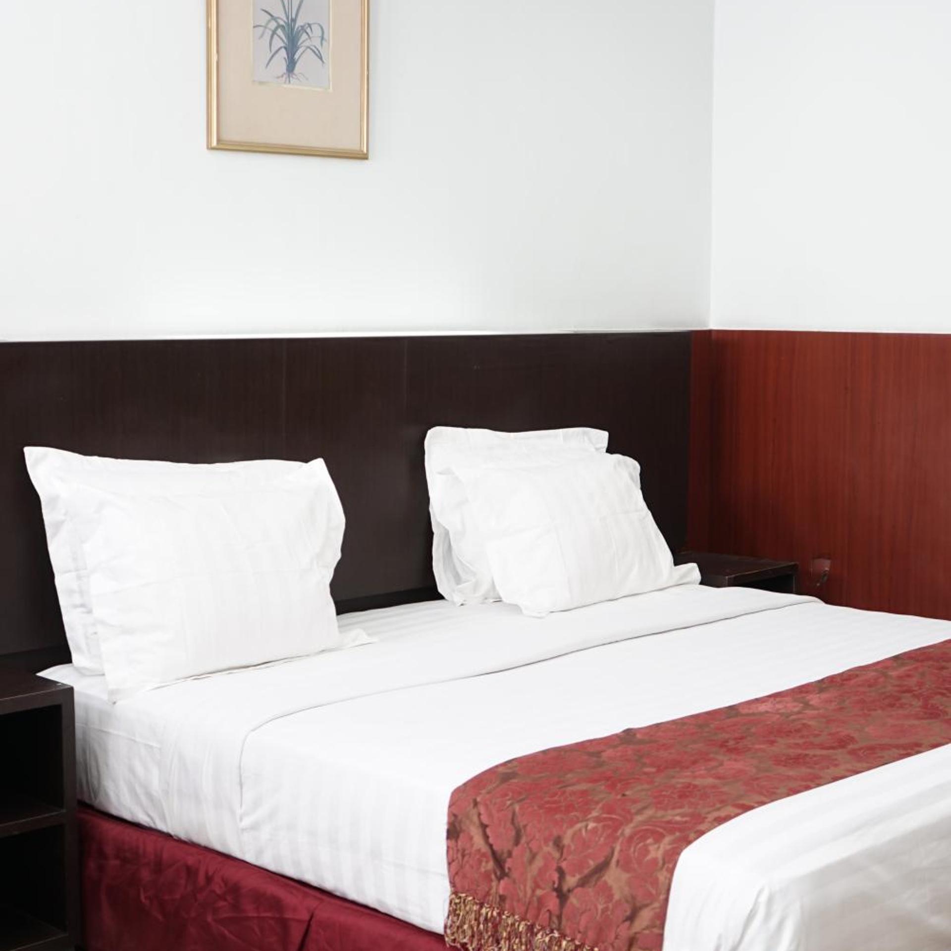 غرفة ديلوكس بسرير مزدوج أو سريرين منفصلين، Rudang Berastagi Hotel and Resort 5/8