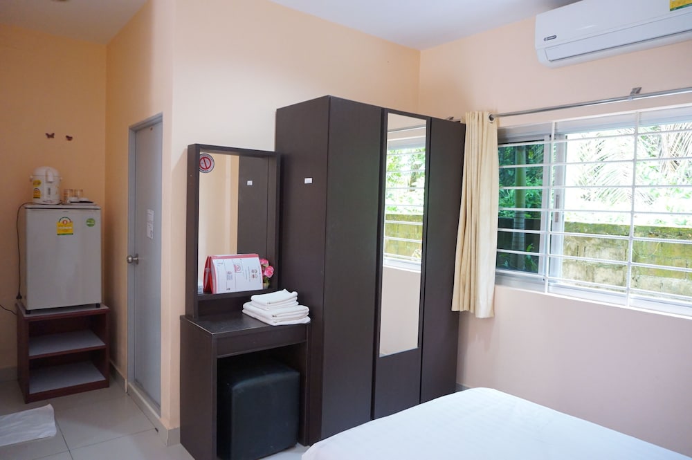 Jirasin Hotel & Apartment 11/24