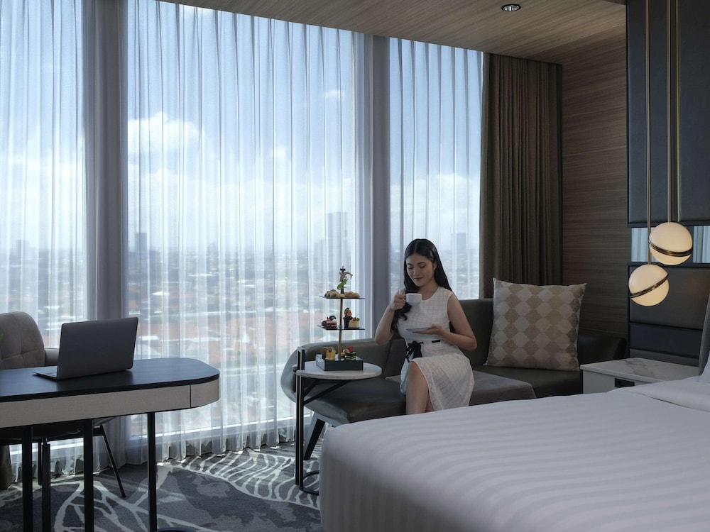 Movenpick Surabaya City 31/68