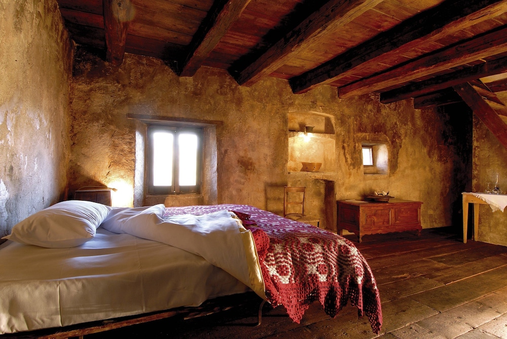 SEXTANTIO ALBERGO DIFFUSO 44/50