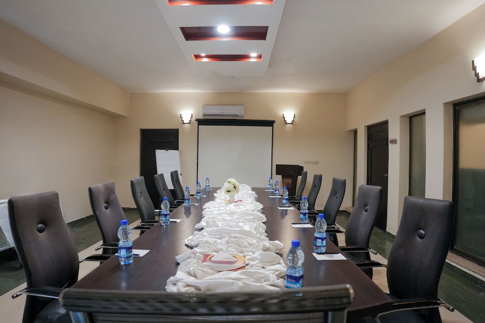 Hotel One Bahawalpur 36/49