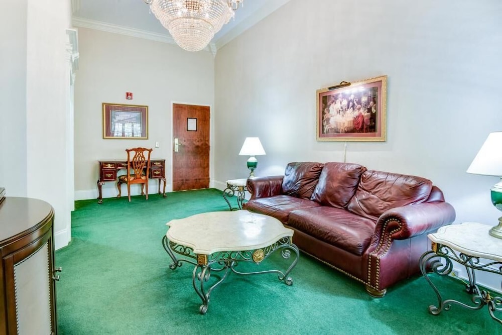 Plaza Suites Downtown New Orleans 24/50