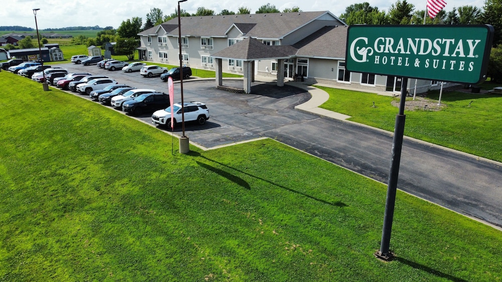 GrandStay Hotel & Suites Waseca 27/29